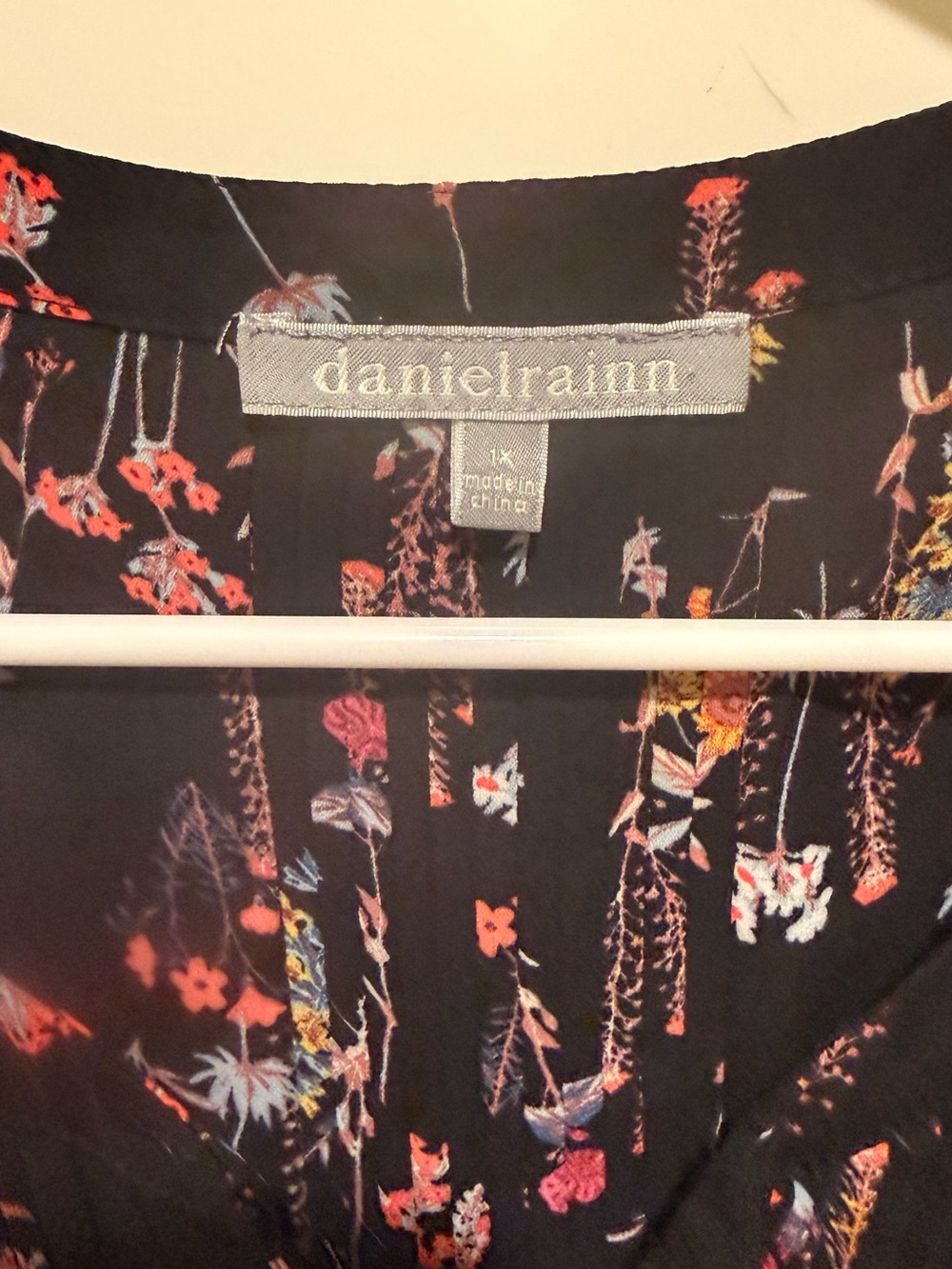 Daniel Rainn Black Floral Pintuck Button-Front Blouse - Picture 9 of 10